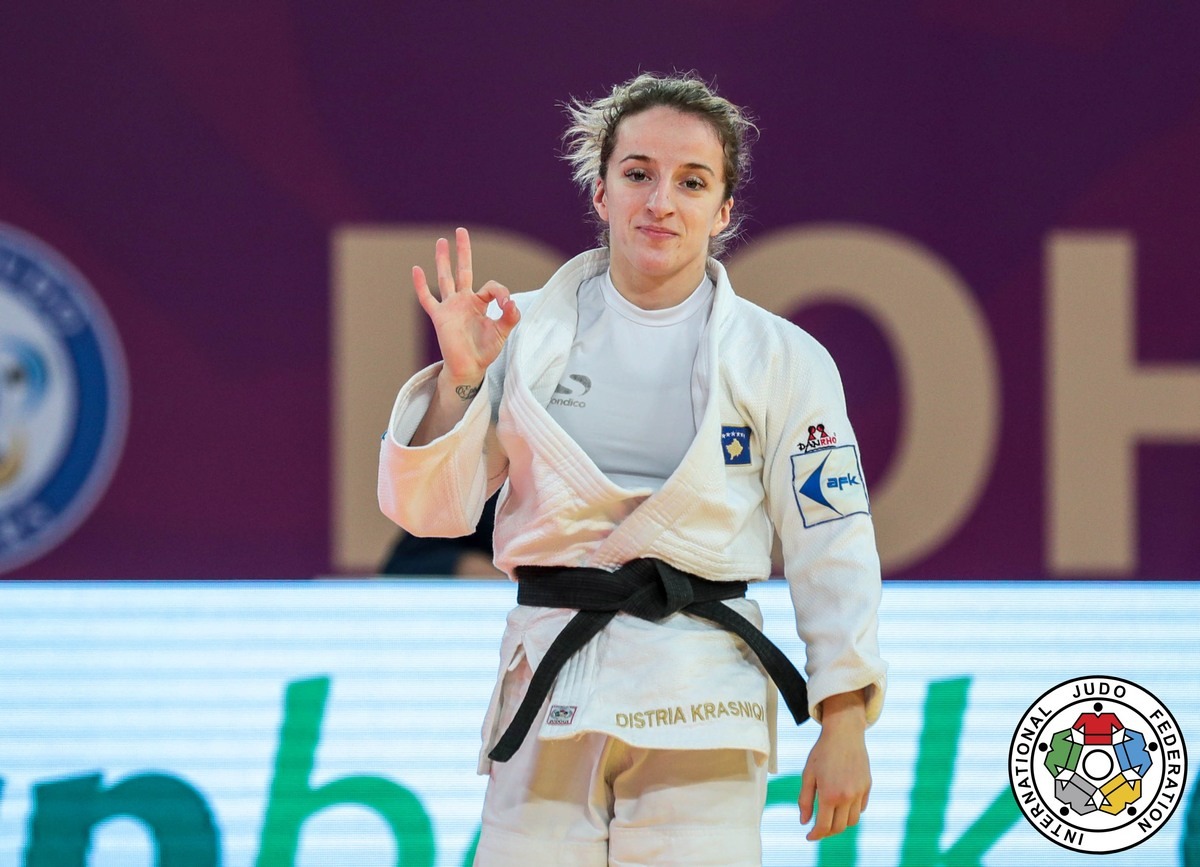 Distria Krasniqi merr dy fitore mahnitëse dhe kualifikohet në gjysmëfinale të Kampionatit Evropian
