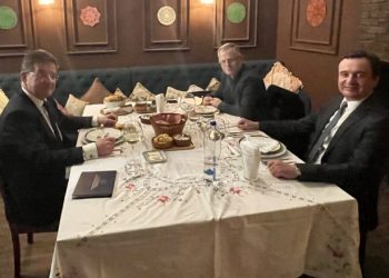 Lajçak pas takimit me Kurtin: Jemi dakorduar se të gjitha marrëveshjet duhet te…