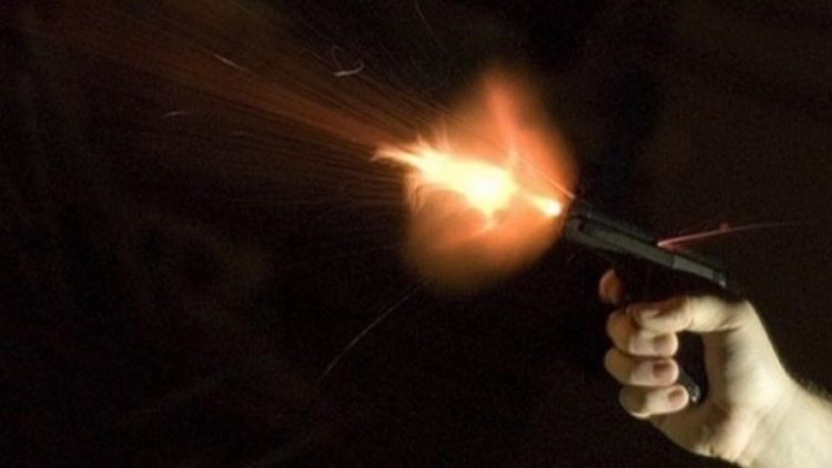 Tre të lënduar nga plumbi qorr në natën e Vitit të Ri, në mesin e tyre një 15 vjeçare