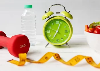 Katër gjëra që duhet të bëni çdo ditë për të humbur peshë