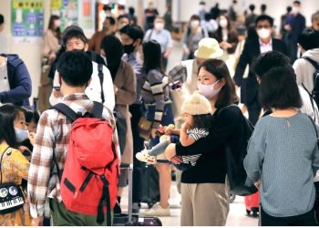 COVID-19, Franca kërkon teste të detyrueshme për udhëtarët kinezë