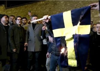 Djegia e Kuranit në Suedi, protestë para konsullatës të Suedisë në Stamboll