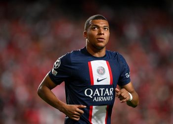 Mbappe: “Zidane është Franca, ne nuk e shpërfillim legjendën kështu…”