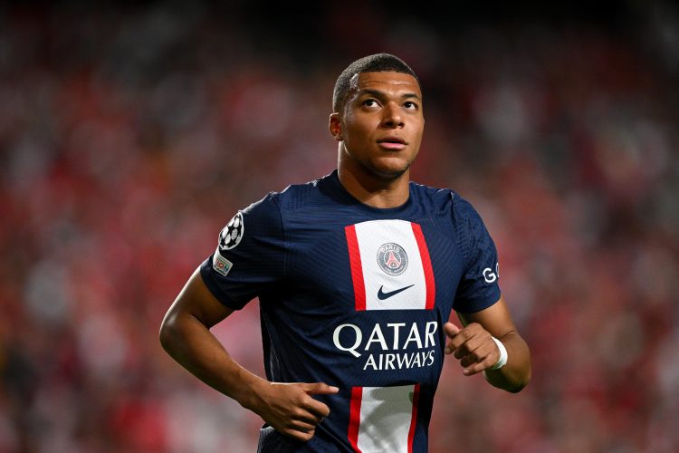 Mbappe: “Zidane është Franca, ne nuk e shpërfillim legjendën kështu…”