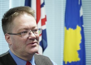 Abbott: S’duhet të harrohet e kaluara, por Kosova e Serbia duhet të bëjnë komprom