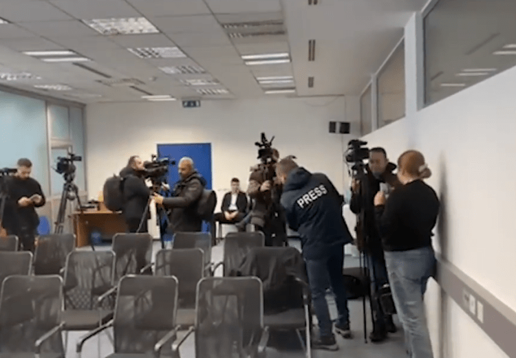 Mediat bojkotojnë konferencën pas mbledhjes së Qeverisë