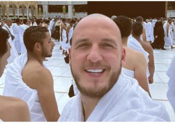 Mozzikut i del punë me mijëra serbë pas vizitës në Medinë dhe Mekë (Foto)