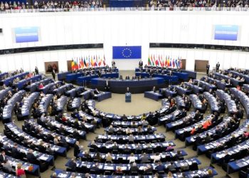 Parlamenti Evropian me rezolutë – kërkon ndaljen e negociatave për Serbinë dhe liberalizimin e vizave për Kosovën
