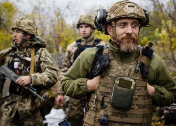 Trupat ukrainase “së shpejti” do të trajnohen në Britani