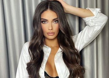 Beatrix Ramosaj e lumtur me këtë person në Stamboll