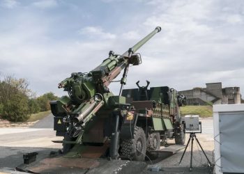 Danimarka në lëvizje, gati t’ ju japë ukrainasve 19 topa Cezar për tanket