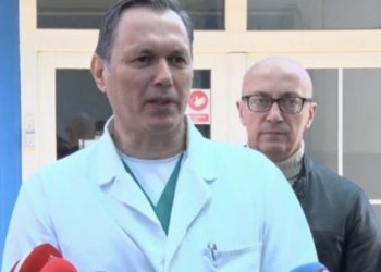Kirurgu nga spitali i Graçanicës tregon për gjendjen shëndetësore të dy të plagosurve në Shtërpcë