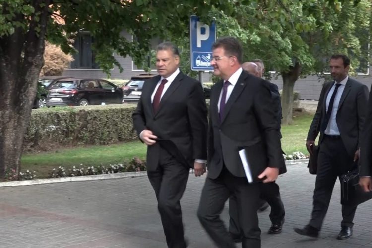 Dialogu Kosovë-Serbi, pesë ndërkombëtarë të premten në Prishtinë