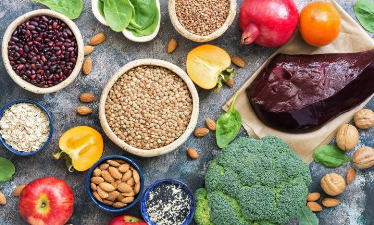 5 ushqimet që ju ndihmojnë të përmirësoni frymëmarrjen tuaj