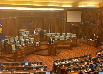 Vazhdojnë përplasjet e ashpra për Trustin, Kastrati – deputetëve të VV-së: Jeni të burgosur prej Binit