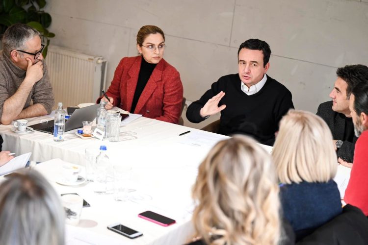 “Vizioni qeverisës e qytetari në qendër”