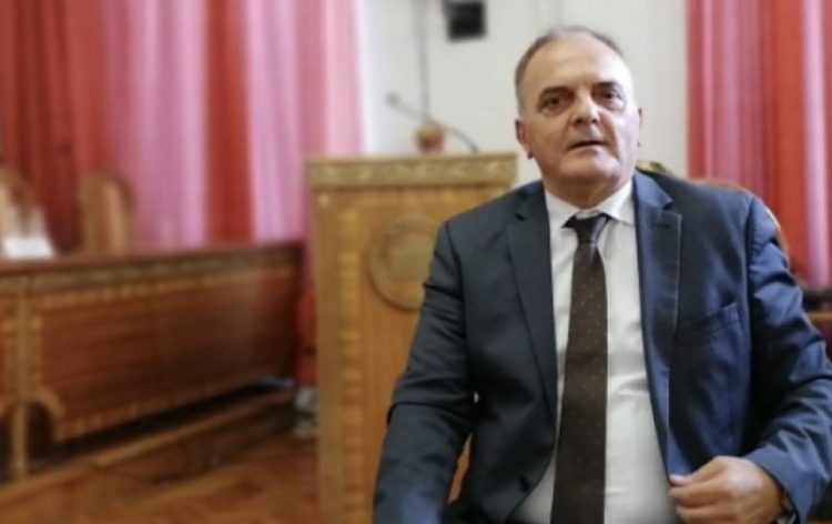 Dr. Martin Berishaj provon të sqarohet në Facebook, e bën ‘skllotë’