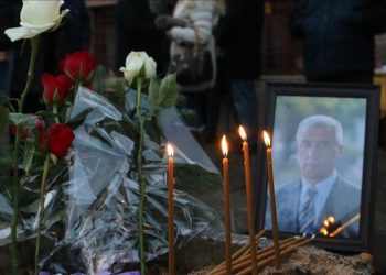 Kryeministri Kurti përkujton politikanin serb Oliver Ivanoviq në 5 vjetorin e vrasjes së tij