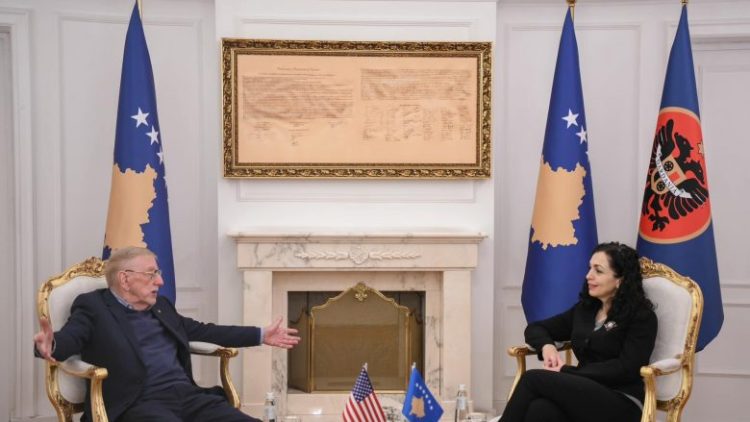 Osmani pret ambasadorin Walker: Përjetësisht mirënjohës, faleminderit që ishe zëri ynë në ditët tona më të vështira