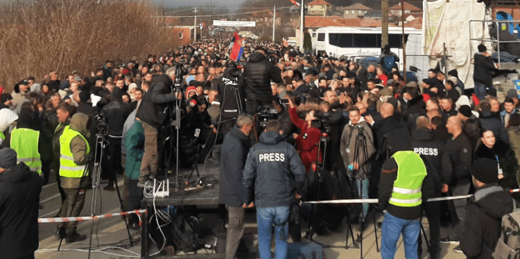 Serbët e veriut dalin kundër Vuçiqit, protestojnë sot në 15:30