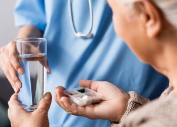 Këto ushqime nuk duhet t’i përzieni me ilaçet