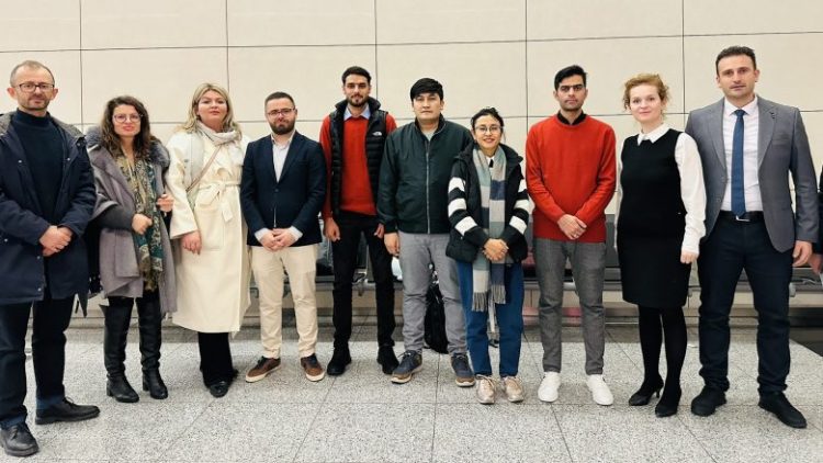 Kosova i mirëpret katër gazetarët afganë