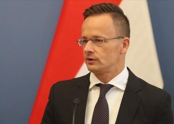 Kryediplomati hungarez: Hungaria do të vendosë veto për aplikimin e Kosovës në organet evropiane