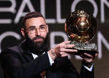 Karim Benzema e kurorëzoi vitin fantastik me “Topin e Artë”