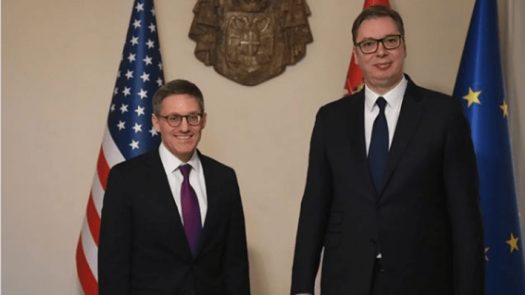 Në takim me Vuçiqin, Chollet: Dialogu Kosovë-Serbi të fokusohet në planin franko-gjerman