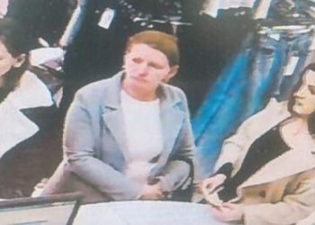 Policia në kërkim të tri grave nga Prizreni, vodhën një telefon në një qendër tregtare