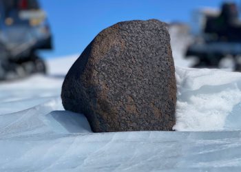 Zbulohet një meteorit i rrallë në Antarktidë