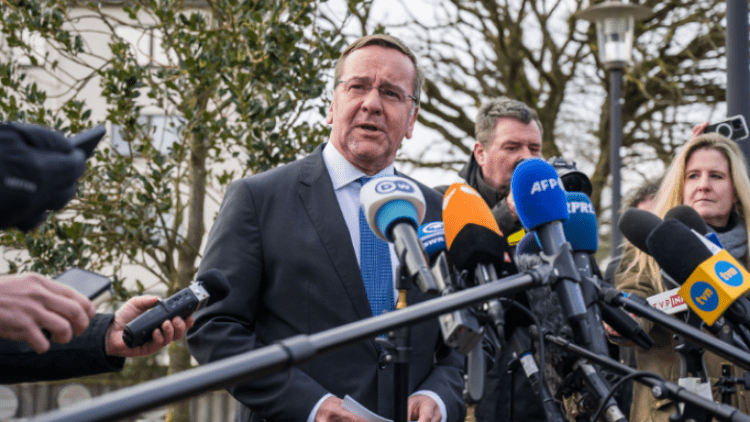 Gjermania “është e gatshme të lëvizë shpejt” nëse aleatët arrijnë konsensus për dërgimin e tankeve në Ukrainë, tha ministri i Mbrojtjes