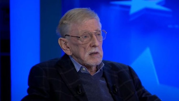 Walker: Qesharake të mbahen në paraburgim krerët e UÇK-së, në Hagë po ndodhë drejtësi e shtrembëruar