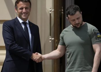 Zelensky telefonatë me Macron: Atletët rusë nuk duhet të marrin pjesë në Lojërat Olimpike 2024