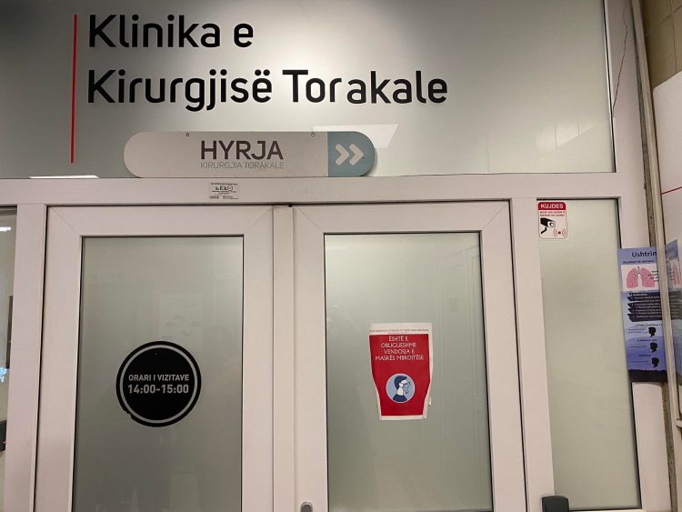 Detaje për pacientin që u hodh nga dritarja e QKUK-së, flet drejtori i Kirurgjisë Torakale