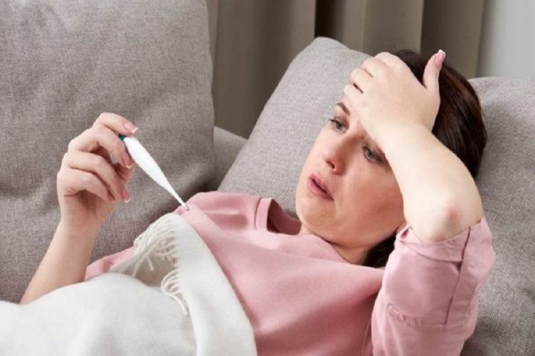 Si të ulni temperaturën në mënyrë natyrale? Këtu janë 5 truket kryesorë të “modës së vjetër”