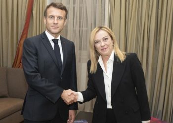 Kryeministraja italiane bisedë telefonike me Macron: Ofrojmë mbështetje të plotë për Ukrainën