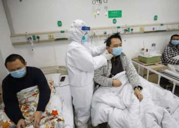 Porosi mjekëve kinezë: Të mos përmendin COVID-19 në certifikatat e vdekjes