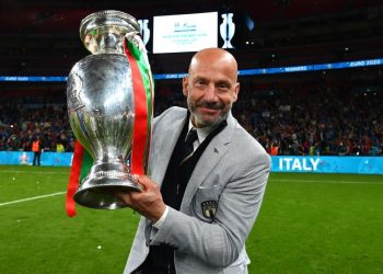 Vdes në moshën 58-vjeçare ish-trajneri i Chelseat