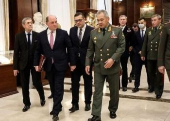 Ministri britanik i Mbrojtjes zbulon detaje nga biseda me rusët në Moskë, pak ditë para fillimit të pushtimit të Ukrainës