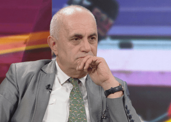 Prindi 1, prindi 2, dhe lojërat e maskarenjve!