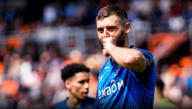 Rishfaqet Arbër Zeneli, shënon eurogol nga fauli në Kupën e Francës (Video)