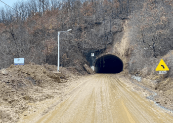 Lirohet për qarkullim tuneli afër pendës së liqenit të Ujmanit