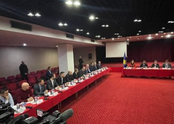 Kurti: Duhet fokusuar që shpenzimi i buxhetit komunal të jetë i hapur dhe transparent