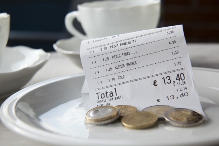 Pyetja një milionë-dollarëshe / Sa bakshish duhet të lëmë?