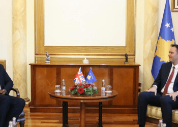 Kryetari Glauk Konjufca priti në takim deputetin britanik