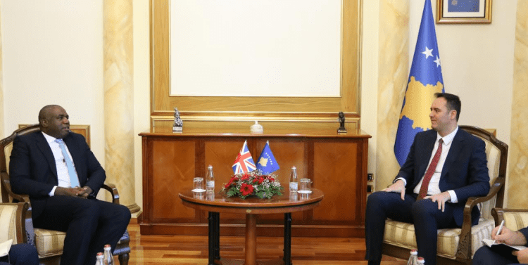 Kryetari Glauk Konjufca priti në takim deputetin britanik