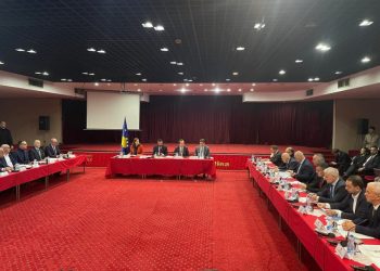 Kurti: Duhet fokusuar që shpenzimi i buxhetit komunal të jetë i hapur dhe transparent