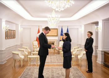 Osmani pranoi letrat kredenciale nga ambasadori jorezident i Danimarkës