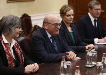 Emisari britanik: Pres nga Kosova dhe Serbia të arrijnë një marrëveshje përfundimtare